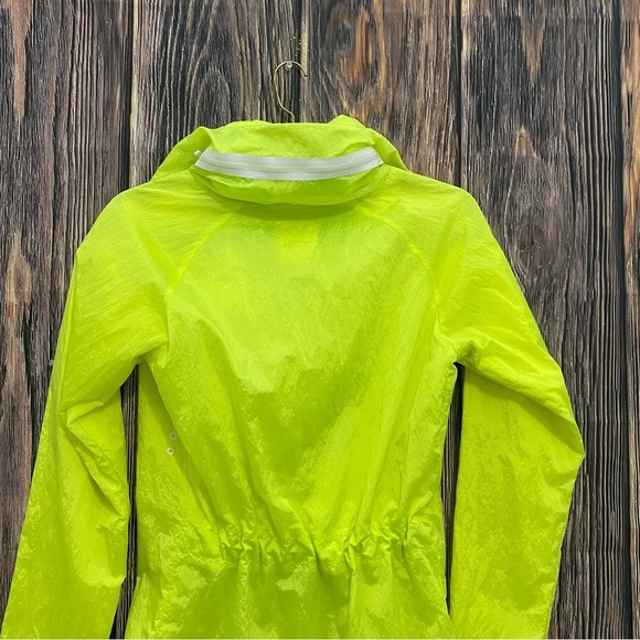 Nike | tech neon yellow aero shield moto cape jacket - Picture 4 of 6